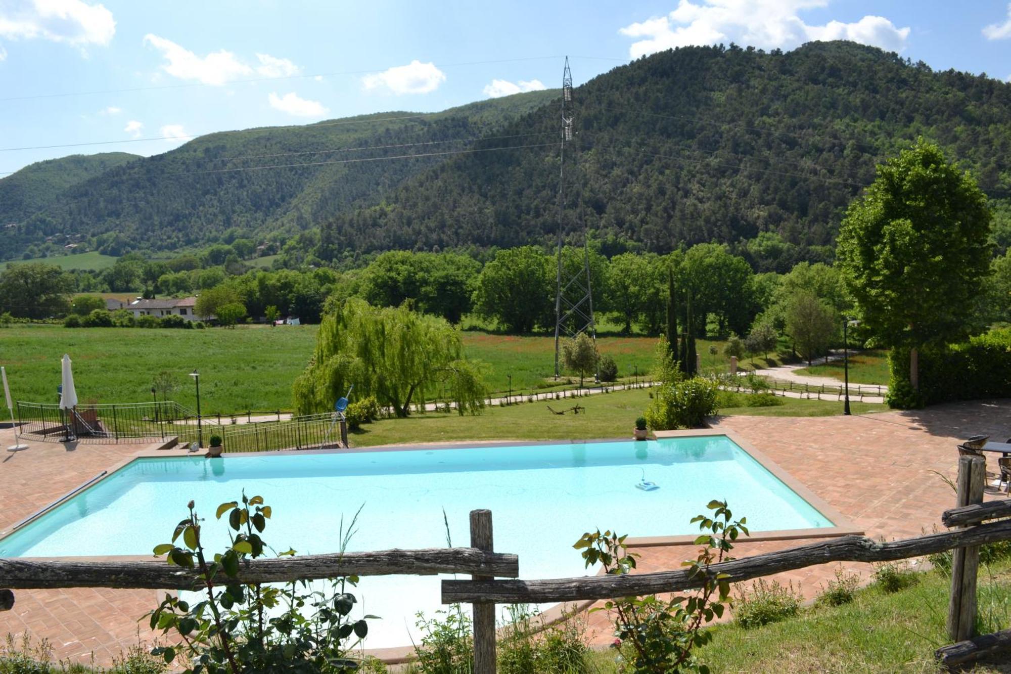Valle Rosa Spoleto Luaran gambar