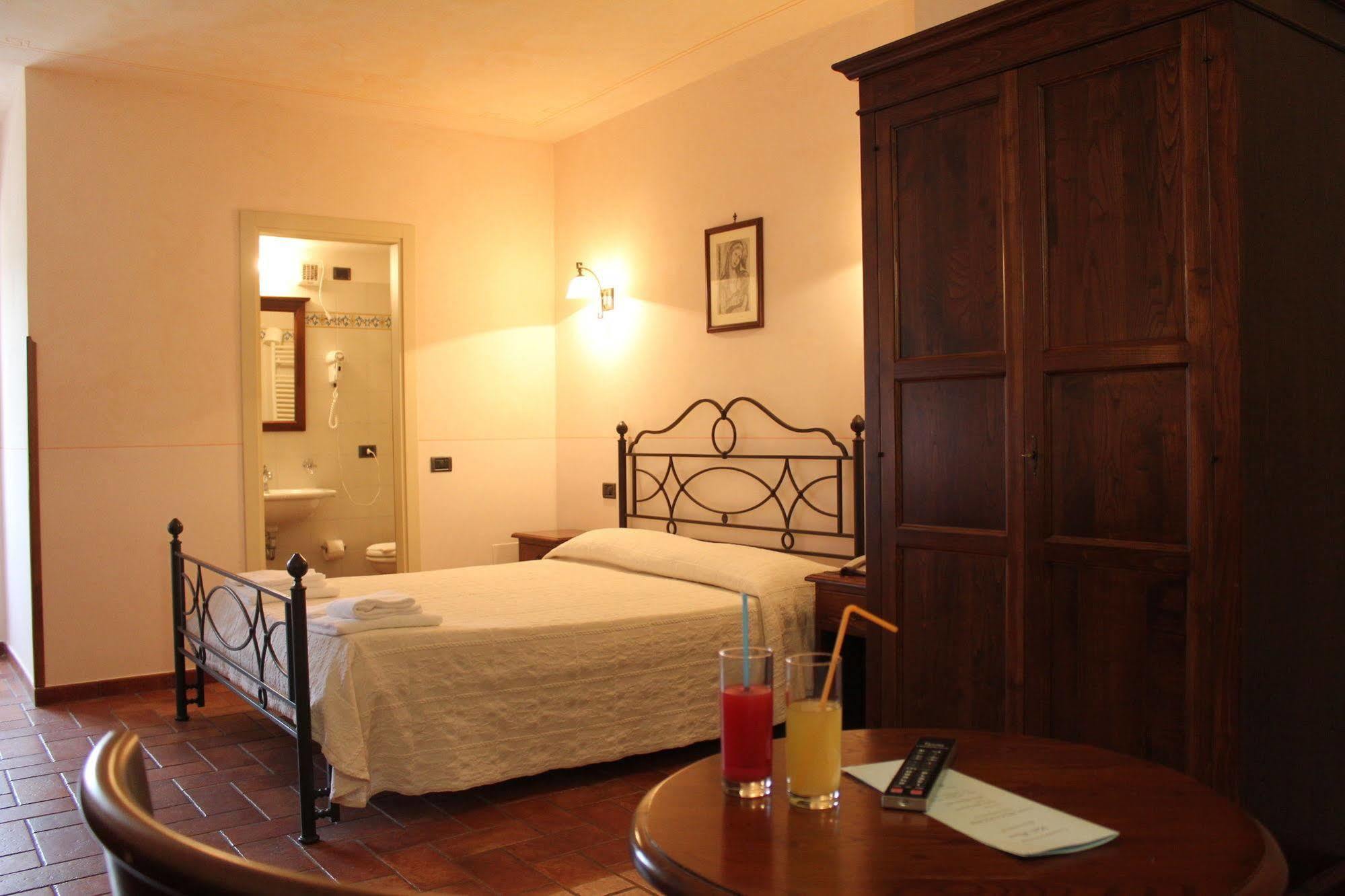 Valle Rosa Spoleto Luaran gambar
